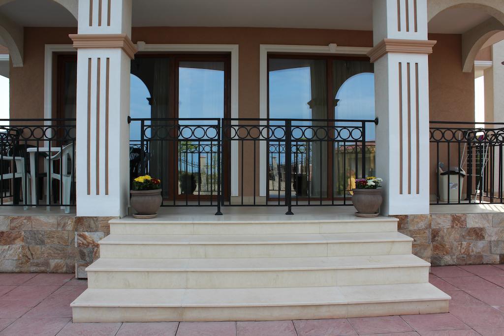 Brilliant Aparthotel Sozopol Bagian luar foto